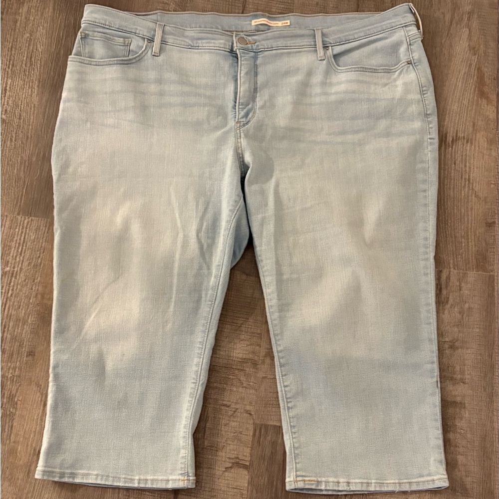 Levi 24W cropped jeans